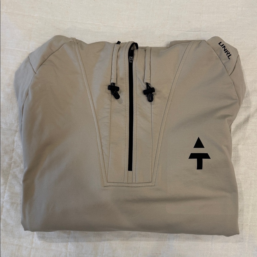 LIVRÄ Men's Beige Pullover